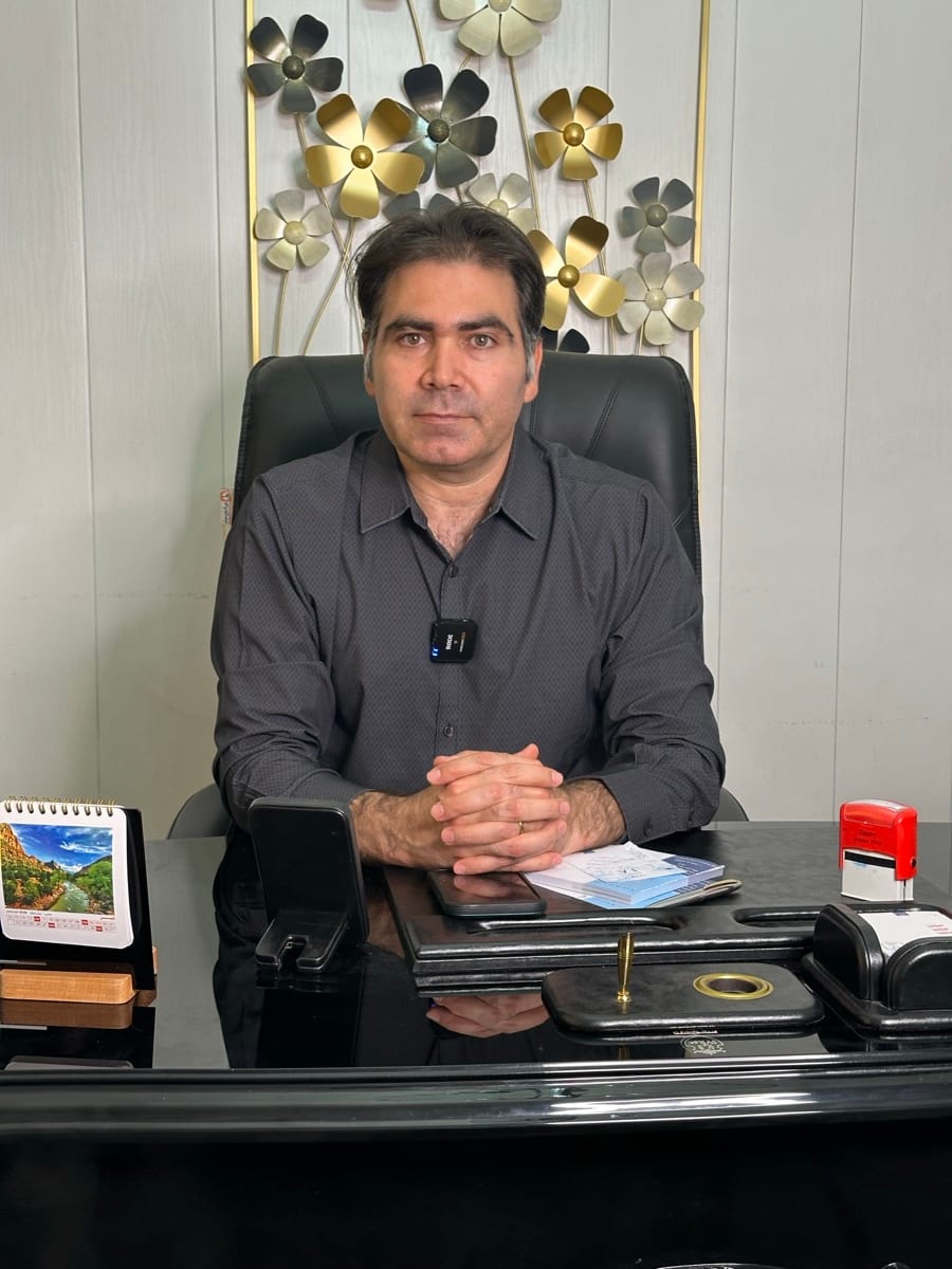 دکتر پارسا چراغیپور دکتر پارسا چراغیپور، جراح و متخصص گوش و حلق و بینی و جراح سر و گردن با تمرکز بر جراحی زیبایی صورت