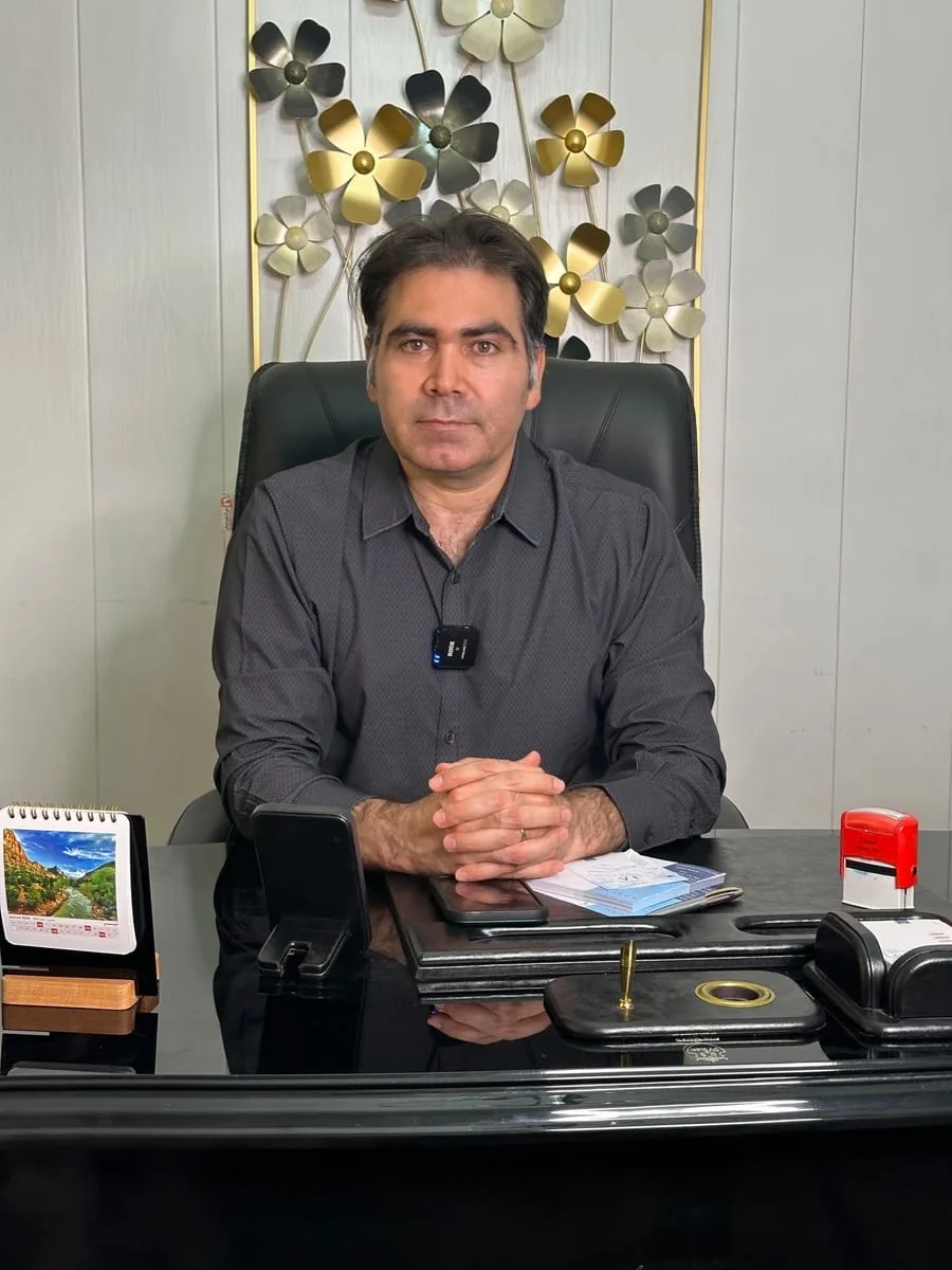 جلسه مشاوره لیفت گردن با دکتر پارسا چراغی‌پور