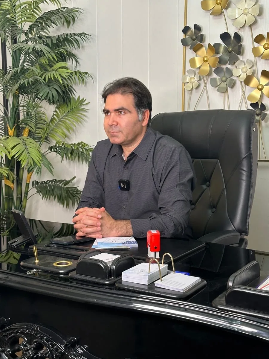 جلسه مشاوره لیفت با نخ با دکتر پارسا چراغی‌پور